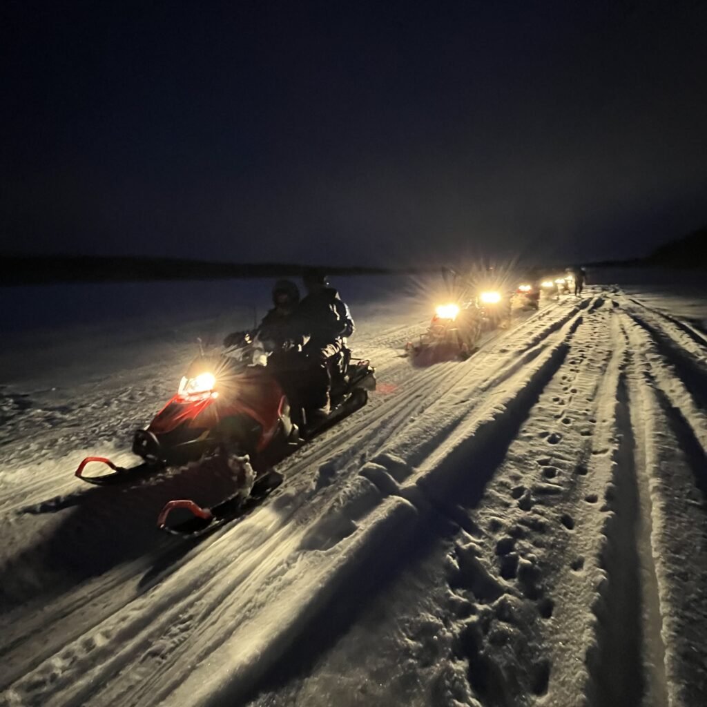 escursione in motoslitta Lapponia Finlandese